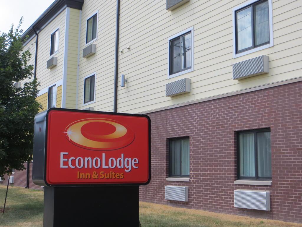 דה מוין Econo Lodge Inn & Suites Fairgrounds מראה חיצוני תמונה